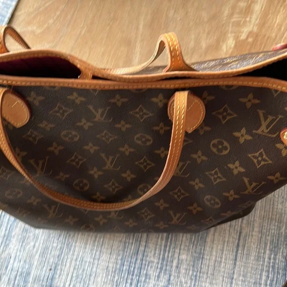 Louis Vuitton Neverfull GM 2019. 💯 Authentic 👜 - Picture 8 of 16